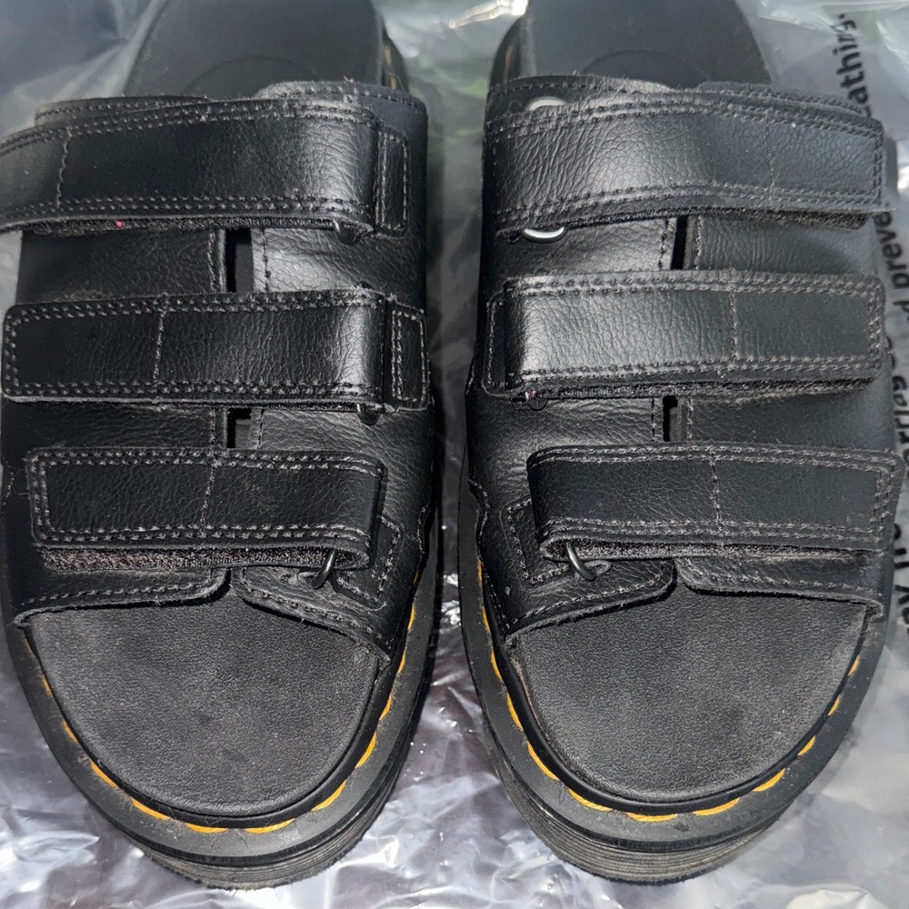 Dr. Martens RAINE SLIDES